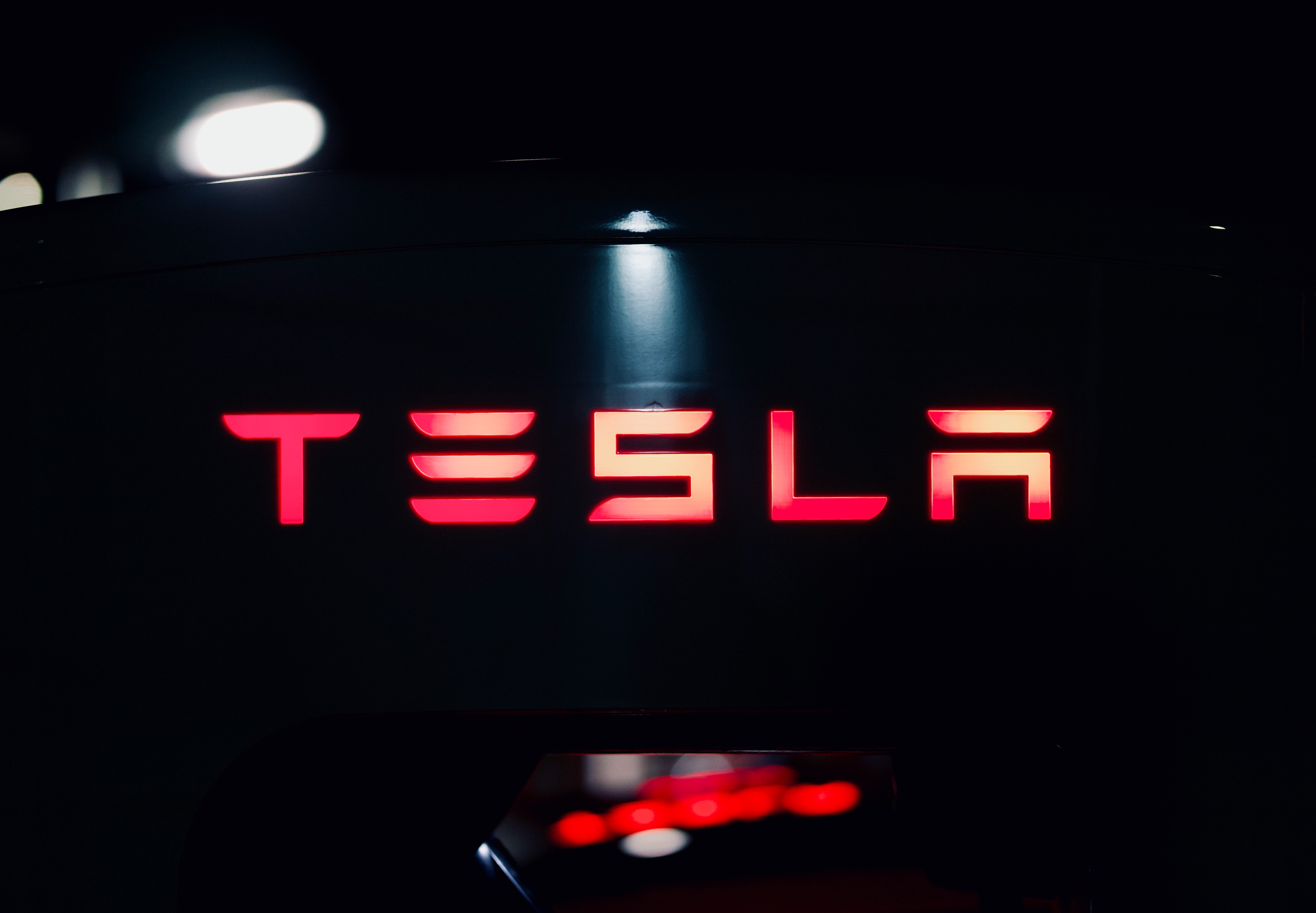 Tesla og Elon Musk kendte til Autopilots fejl, har en amerikansk domstol afgjort.