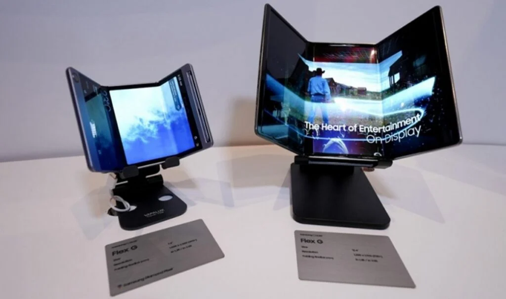 Konceptet af en triple smartphone