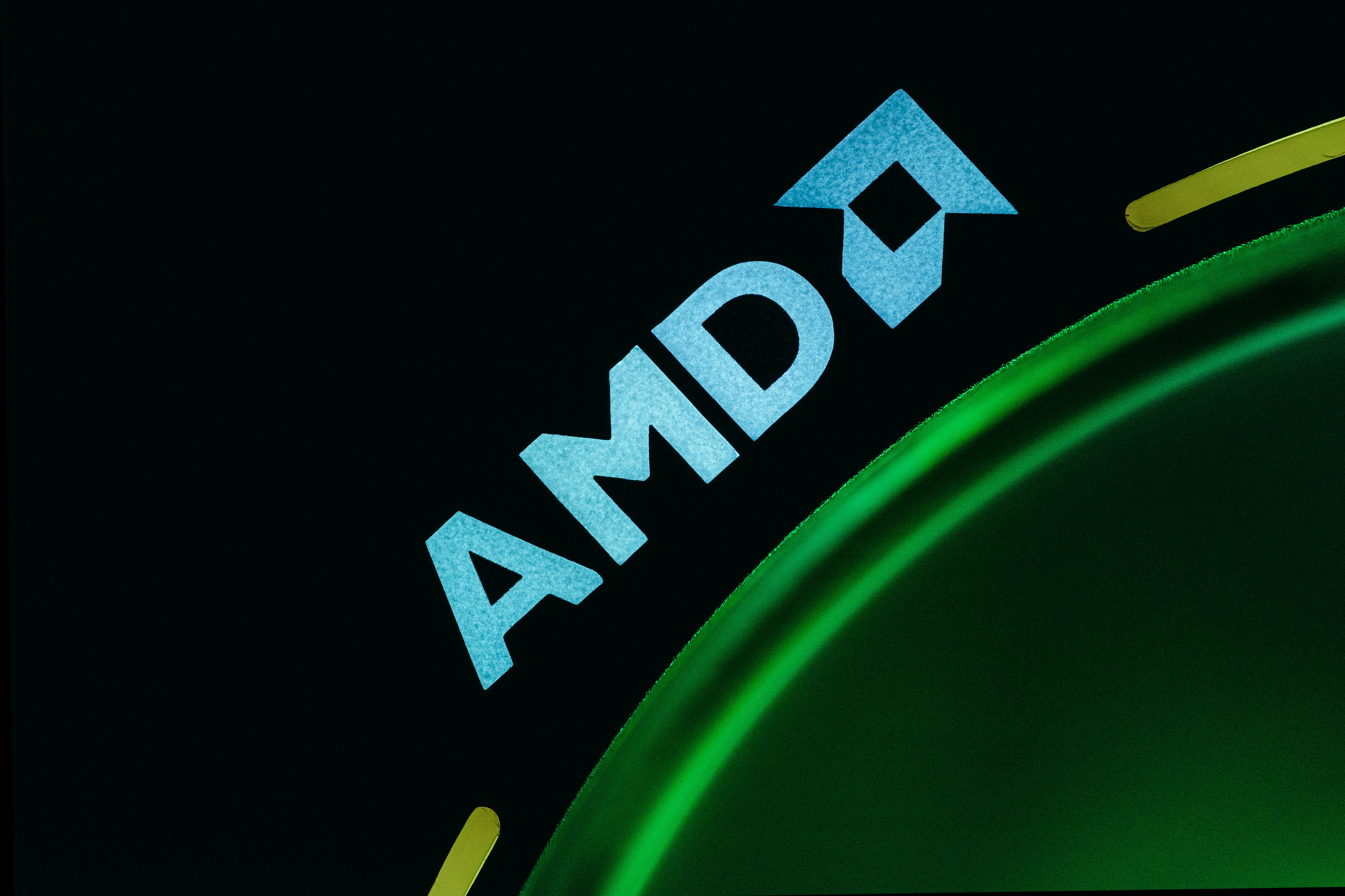 AMD satser på pc-markedet for kunstig intelligens i kamp med NVIDIA og Intel