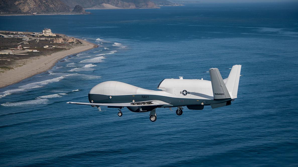 Northrop Grumman har annonceret, at MQ-4C Triton rekognosceringsdroner leveret til den amerikanske flåde har opnået indledende operationel kapacitet for