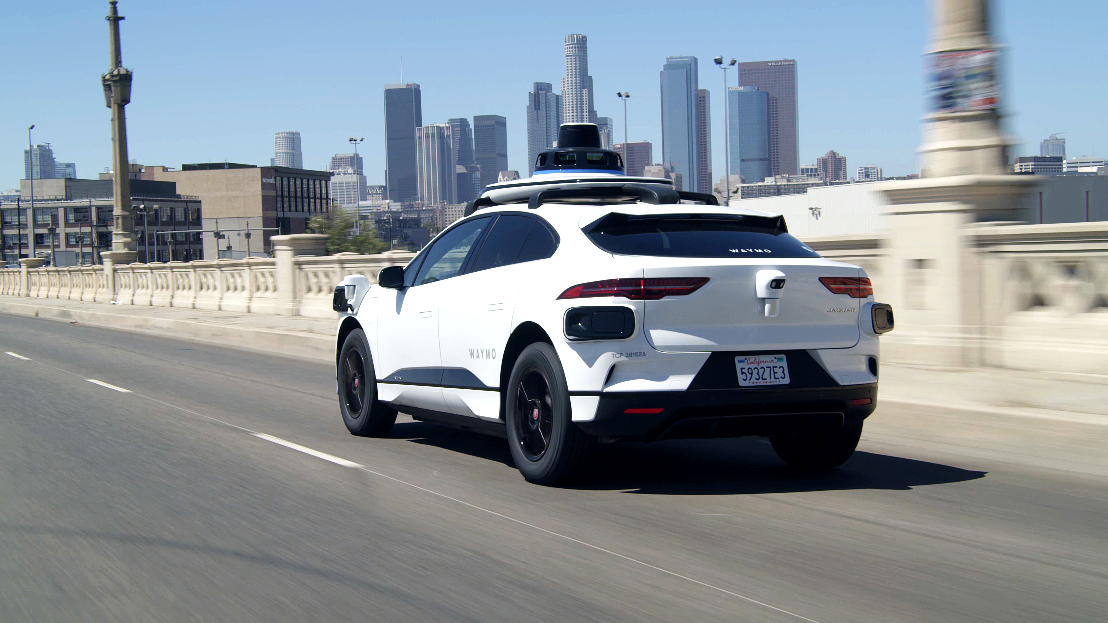 Waymo lancerer betalte robottaxier i Los Angeles