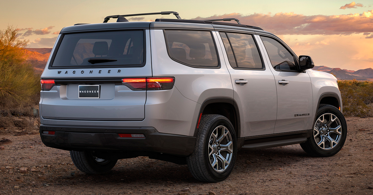 Jeep Wagoneer Overland - view 1