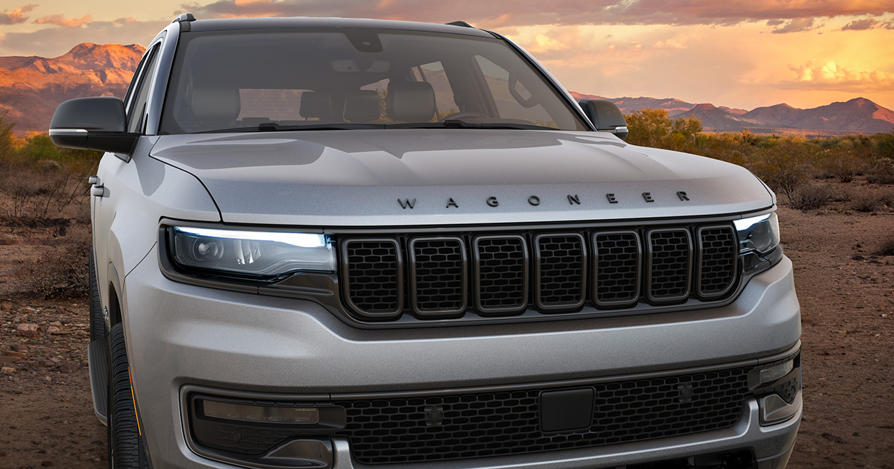 Jeep Wagoneer Overland - view 2